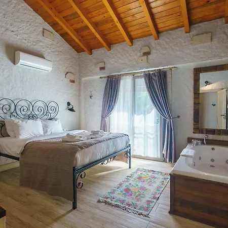 Aura 2* Alaçatı